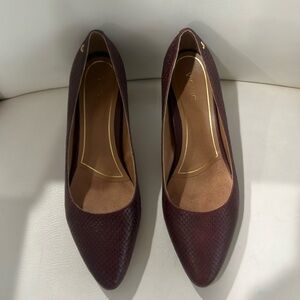Vionic Madison Mia Burgundy Snake Embossed Leather Block Heels